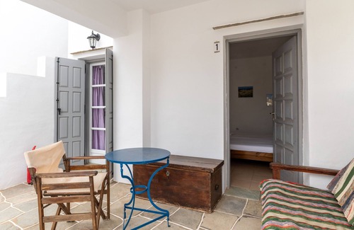 Vathi Apartment | Studio Apartment 'Sifnos 1' with Sea View, Wi-Fi and Air Conditioning