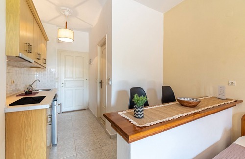 Astrakeri Apartment | Studio Apartment 'Standard' with Sea View, Wi-Fi and Air Conditioning