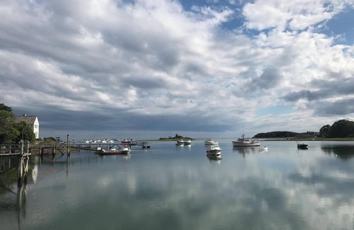 Cape Porpoise Apartment | Studio apartment with harbor views