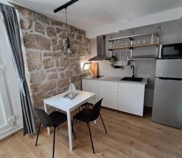 Cove Rogacic Apartment | Studio Apartments Leut & Lanterna