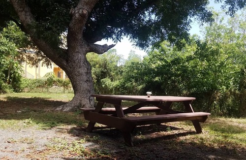 Orange Grove Apartment | STUDIO APT. a/c - stable wifi - filtered tap water - 5 min. to the boardwalkn