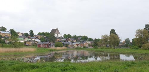 Porvoo Apartment | Studio Arkadia, modern studio with separate kitchen room, incl parking