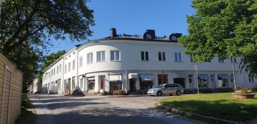 Porvoo Apartment | Studio Arkadia, modern studio with separate kitchen room, incl parking