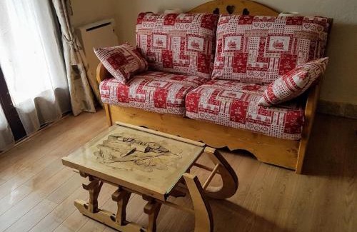 Greolieres les Neiges Apartment | Studio avec cheminée et jardin