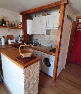 Greolieres les Neiges Apartment | Studio avec cheminée et jardin