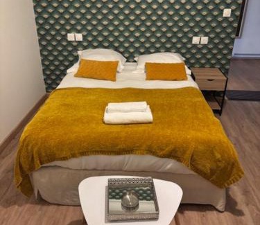 Enghien-les-Bains Apartment | studio avec terrasse en face la gare d’Enghien a 15 minute de paris gare du nord et a 10 mn de stade de France