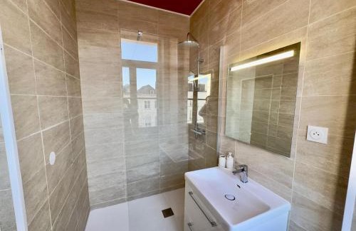 Arras Apartment | Studio Bali Hyper centre Lit Baldaquin