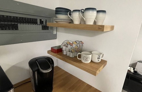 Mississauga Valleys House | Studio basement unit in quiet area, minutes from downtown Mississauga.