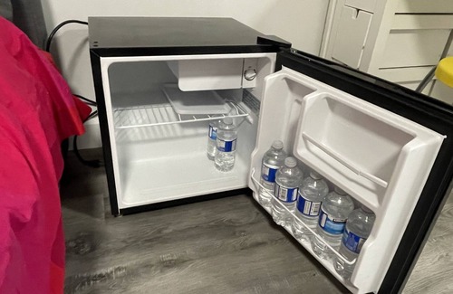 Mississauga Valleys House | Studio basement unit in quiet area, minutes from downtown Mississauga.