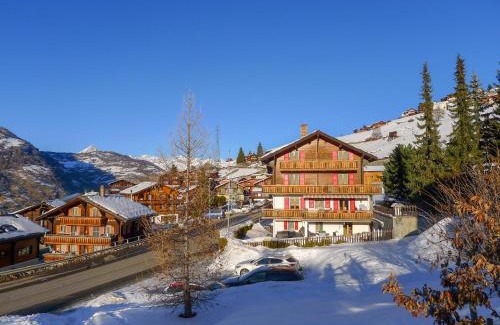 Graechen Apartment | Studio Bergfink Obergeschoss-5 by Interhome