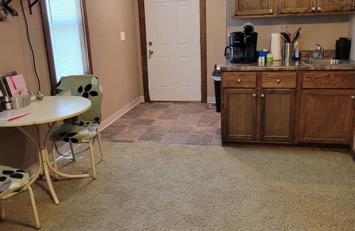 Moscow Cabin | Studio Cabin #6 near beautiful Cedar River.