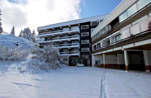 Chamrousse Apartment | Studio cabine 27m², sud, pied des pistes, balcon, piscine été, animaux OK - FR-1-549-48