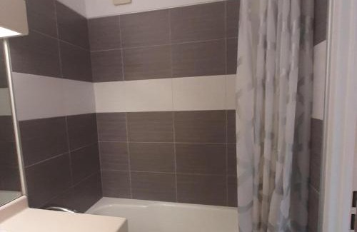 Villard-de-Lans Apartment | Studio cabine 33m² avec balcon au centre du village - FR-1-515-68