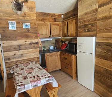 Villard-de-Lans Apartment | Studio cabine 4 pers Cosy esprit chalet Les glovettes