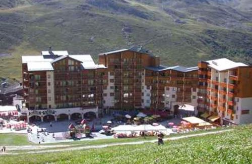 Les Bruyeres Apartment | Studio cabine 4 pers Les Menuires - Balcon sud, ski aux pieds, proche commerces et ESF - FR-1-178-41