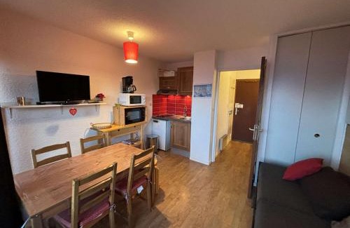 Auris Apartment | Studio cabine au pied des pistes, 3 couchages, parking - FR-1-297-326