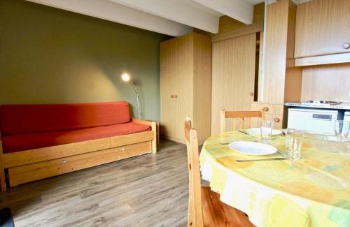 Chamrousse Apartment | Studio cabine avec balcon et cuisine équipée à Chamrousse - FR-1-340-153