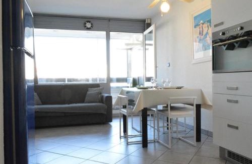 Cap d'Agde Apartment | Studio cabine avec piscine, parking privé et loggia – 4 couchages, Cap d'Agde - FR-1-249-51
