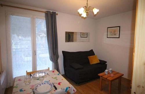 Bagneres-de-Luchon Apartment | Studio Cabine Calme, Parking, Balcon, Animaux Ok - 4 Pers. à Bagnères-de-Luchon - FR-1-313-193