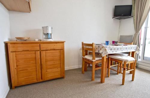Chamrousse Apartment | Studio cabine pour 6, bien équipé, proche des pistes et commerces à Chamrousse - FR-1-340-208