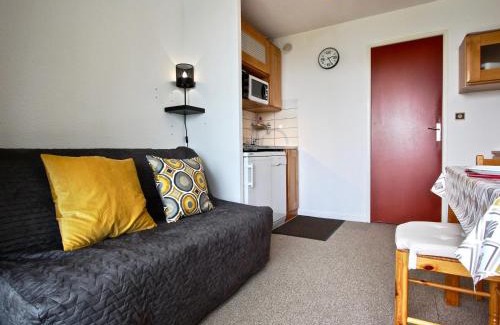 Chamrousse Apartment | Studio cabine pour 6, bien équipé, proche des pistes et commerces à Chamrousse - FR-1-340-208