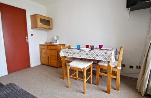 Chamrousse Apartment | Studio cabine pour 6, bien équipé, proche des pistes et commerces à Chamrousse - FR-1-340-208