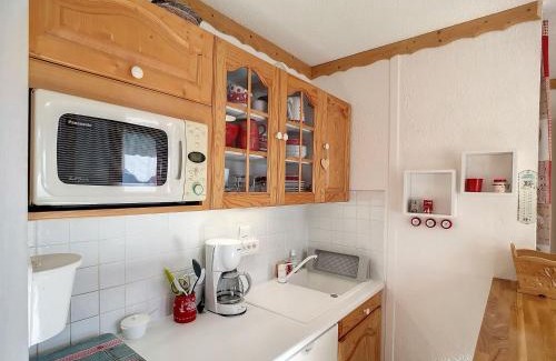 Reberty Apartment | Studio Cabine Rénové, 4 Pers, Balcon Sud-Ouest, Proche Pistes et Commerces - Les Menuires - FR-1-178-378