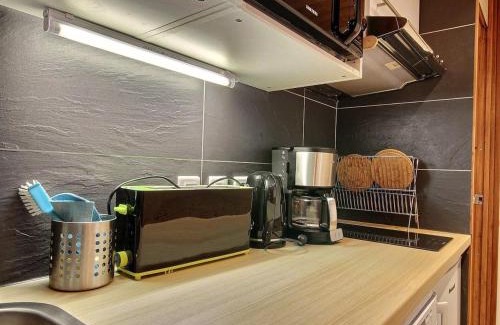 Aime Apartment | Studio cabine rénové avec balcon et TV - FR-1-455-93