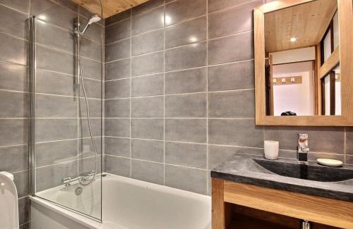 Aime Apartment | Studio cabine rénové avec balcon et TV - FR-1-455-93