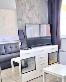 Cap d'Agde Apartment | Studio Cabine Vue Port avec parking privé