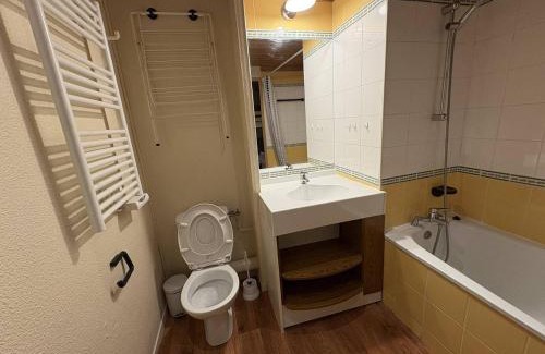 Les Allues Apartment | Studio calme proche pistes à Méribel - FR-1-355-277