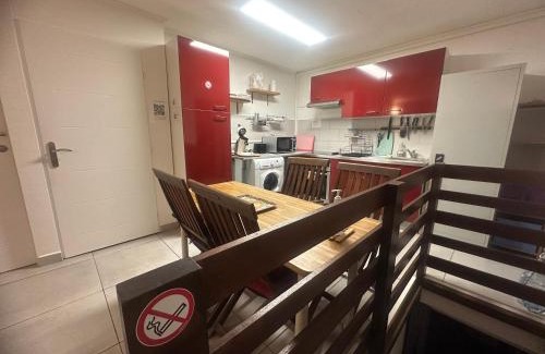 Sainte-Clotilde Centre Apartment | Studio Colombier - 2 personnes - avec vue sur mer