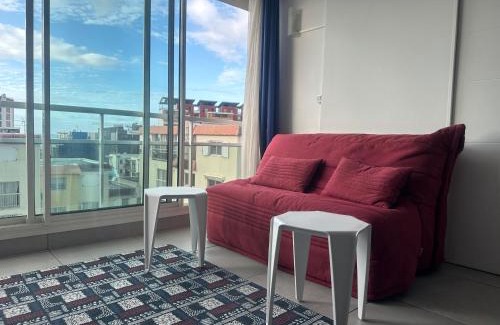 Sainte-Clotilde Centre Apartment | Studio Colombier - 2 personnes - avec vue sur mer