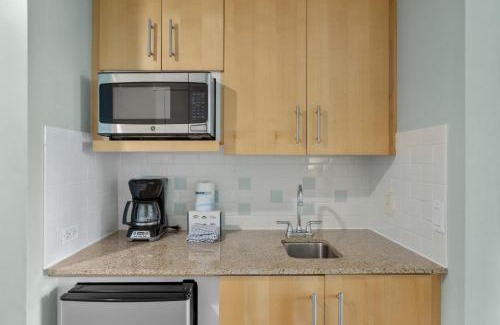 Baytowne Wharf House | Studio Condo in Luxe Sandestin Resort w Balcony Pool Walk to Baytowne Wharf