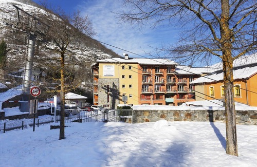 Ax-les-Thermes Apartment | Studio cosy proche du centre | Piscine intérieure