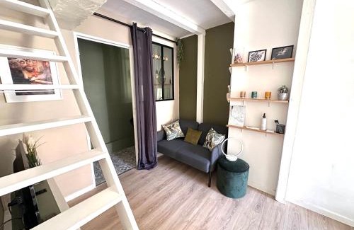 Saint-Victor Apartment | Studio Cosy rue Sainte/St Victor