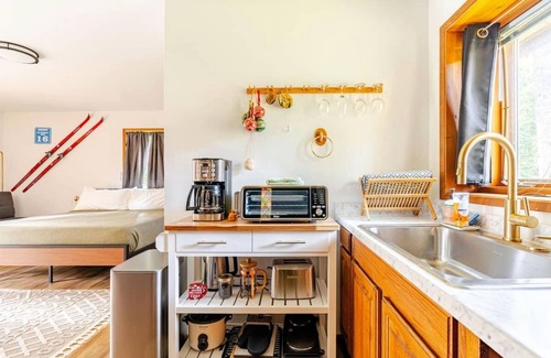 Baring Cottage | Studio Cottage w/private spa for affordable and easy getaway!