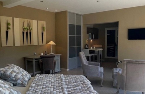 Boffres Bed & Breakfast | Studio de Charme Situé au Cœur D'un Domaine Arboré de 70 Hectares