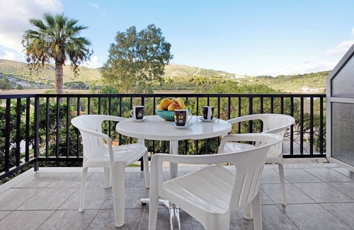 Limni Keri Apartment | Studio "Dolphin Studio Sea View 10" with Private Balcony, Shared Garden & Wi-Fi