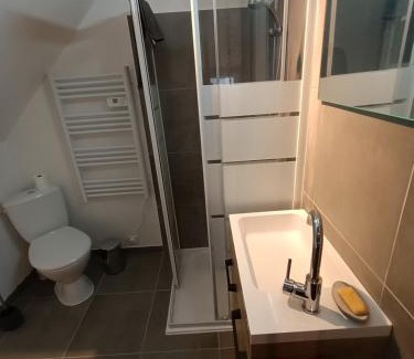 Etival-les-le-Mans Apartment | Studio en duplex 24H du Mans