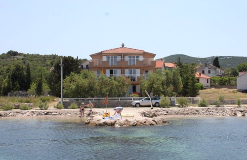 Banj Apartment | Studio flat near beach Banj, Pašman (AS-8206-b)