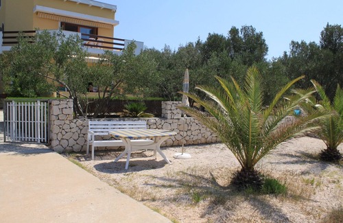 Kukljica Apartment | Studio flat near beach Cove Kunčabok, Ugljan (AS-8255-a)