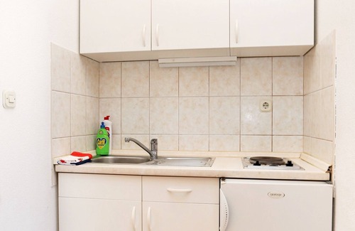 Promajna Apartment | Studio flat near beach Promajna, Makarska (AS-2605-b)