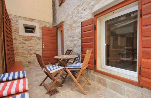 Komiza Apartment | Studio flat near beach Komiža, Vis (AS-3035-f)