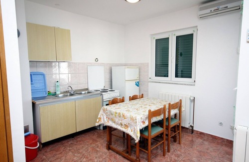 Tice Apartment | Studio flat with terrace and sea view Balića Rat, Omiš (AS-4868-f)
