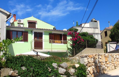 Cunski Apartment | Studio flat with terrace and sea view Ćunski, Lošinj (AS-7951-a)