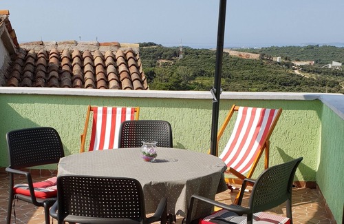 Cunski Apartment | Studio flat with terrace and sea view Ćunski, Lošinj (AS-7951-a)