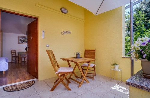 Artatore Apartment | Studio flat with terrace Artatore, Lošinj (AS-7952-a)