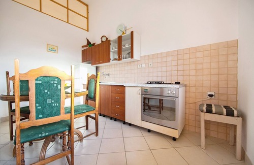 Komiza Apartment | Studio flat with terrace Komiža, Vis (AS-8844-a)