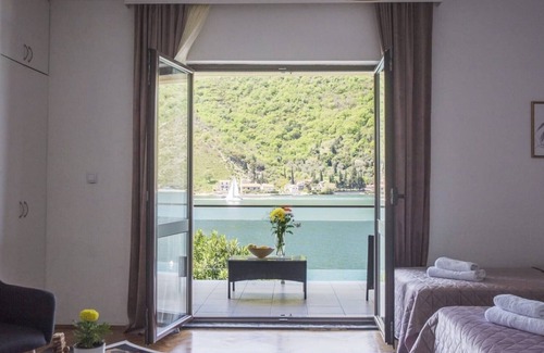 Lepetane Apartment | Studio Flat with View near Beach in Tivat